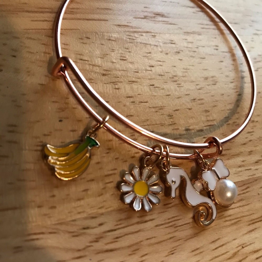 Charm bracelet